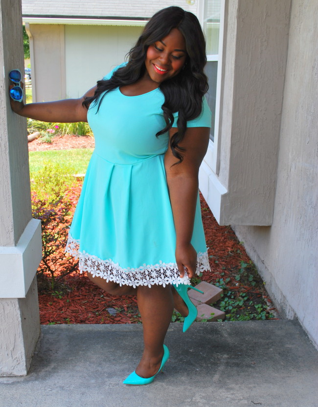 Musings of a Curvy Lady, Plus Size Fashion, Fashion Blogger, Charlotte Russe, Monochrome, Summer Style, Curvy Style, Lace Hem, Fit and Flare