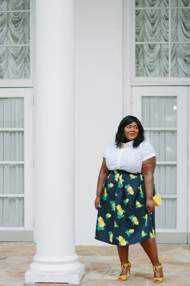 Musings of a Curvy Lady, Plus Size Fashion, Fashion Blogger, Style Blogger, Women's Fashion, NY and Company, Eva Mendes, Lemon Print, Lemon Clutch, Lemon Print Skirt, The Outfit, StyleWatch Magazine, Style Hunter, Real Women Style