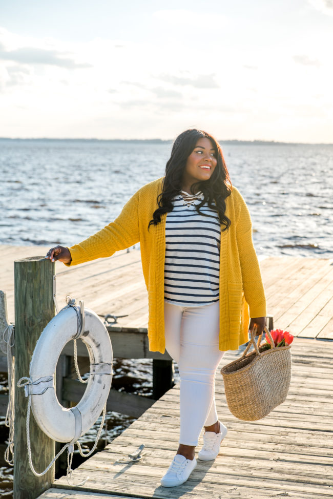 Musings of a Curvy Lady, Plus Size Fashion, Fashion Blogger, Old Navy, Denim Outfit, Nautical Outfit, Women's Fashion, White Jeans, Oversized Cardigan