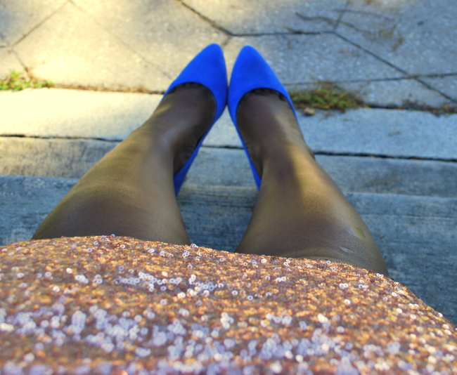 Musings of a Curvy Lady, Plus Size Fashion, PS fashion blog, PS Blogger, Sequined Skirt, Blue suede shoes, casual chic, plus size skirts