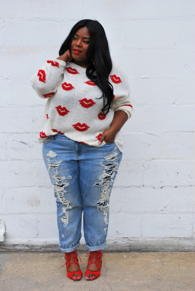 Lip Print, Musings of a Curvy Lady, Plus Size Fashion, Torrid, Torrid Fashion, Distressed Boyfriend Jeans, Red lips, Fashion Blogger