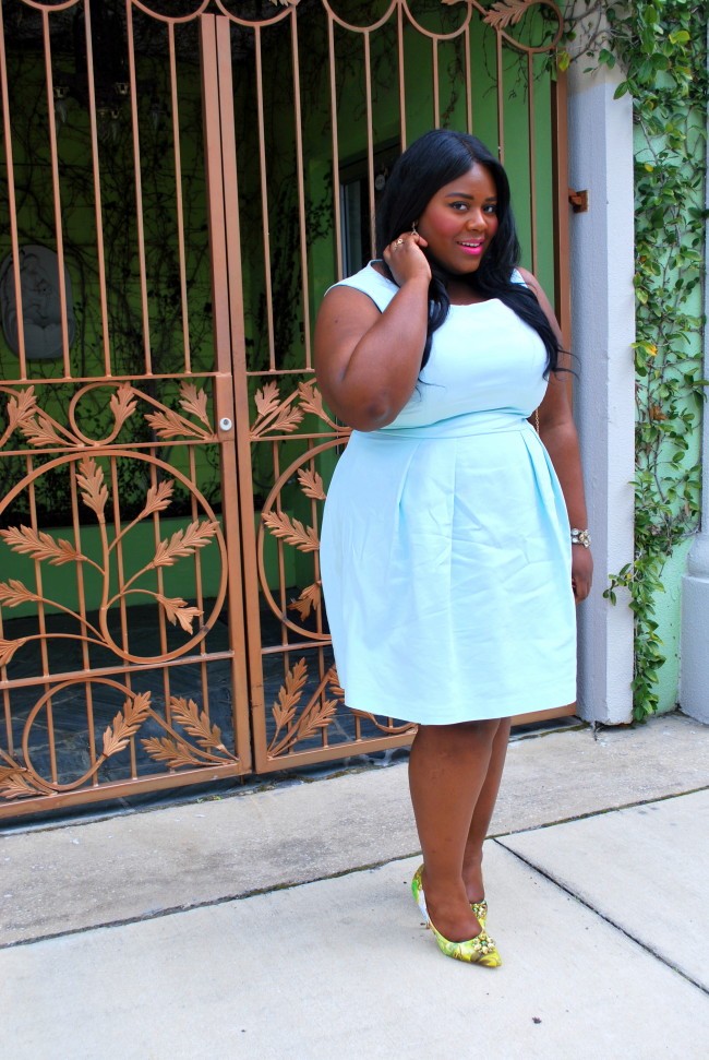 Musings of a Curvy Lady, Plus Size Fashion, Fashion Blog, Fashion Blogger, Women's Fashion, Springtime Fashion, Spring Fashion, Mint colored Dress, Lemon Clutch, Unique Vintage, #IAmUnique, ShoeDazzle, BeVIP