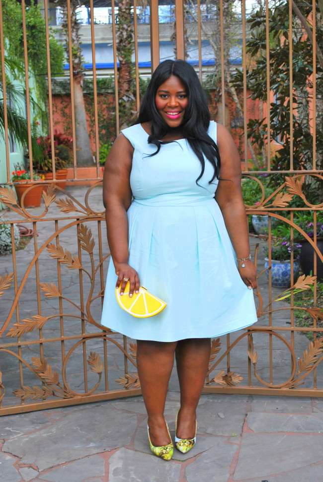 Musings of a Curvy Lady, Plus Size Fashion, Fashion Blog, Fashion Blogger, Women's Fashion, Springtime Fashion, Spring Fashion, Mint colored Dress, Lemon Clutch, Unique Vintage, #IAmUnique, ShoeDazzle, BeVIP