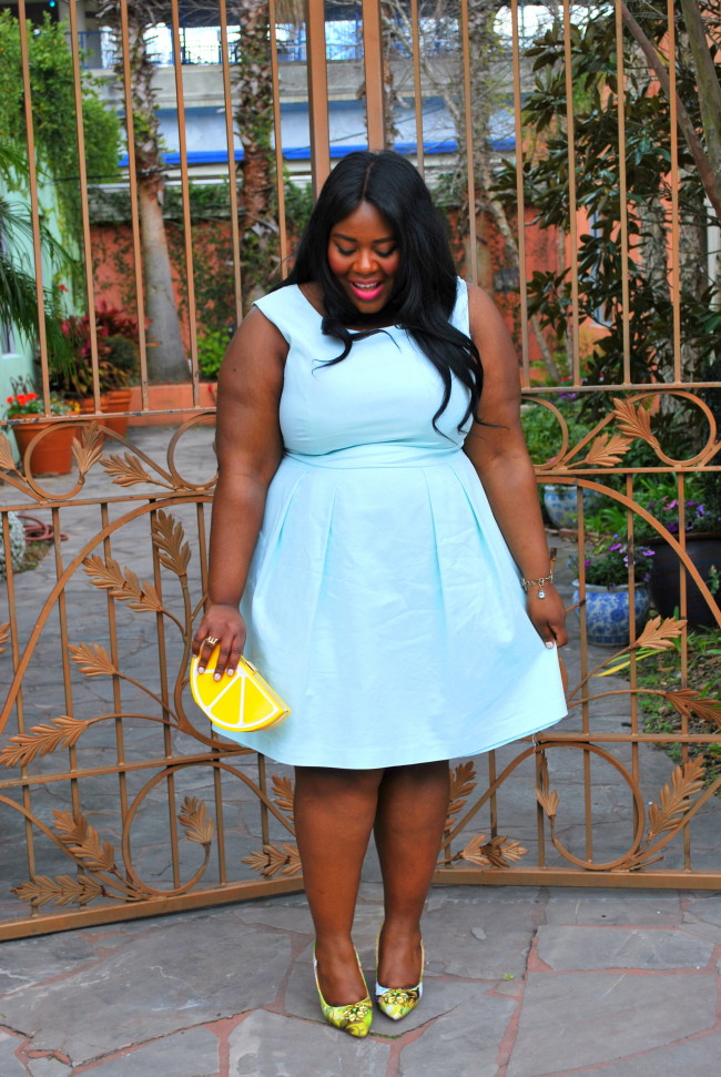 Musings of a Curvy Lady, Plus Size Fashion, Fashion Blog, Fashion Blogger, Women's Fashion, Springtime Fashion, Spring Fashion, Mint colored Dress, Lemon Clutch, Unique Vintage, #IAmUnique, ShoeDazzle, BeVIP