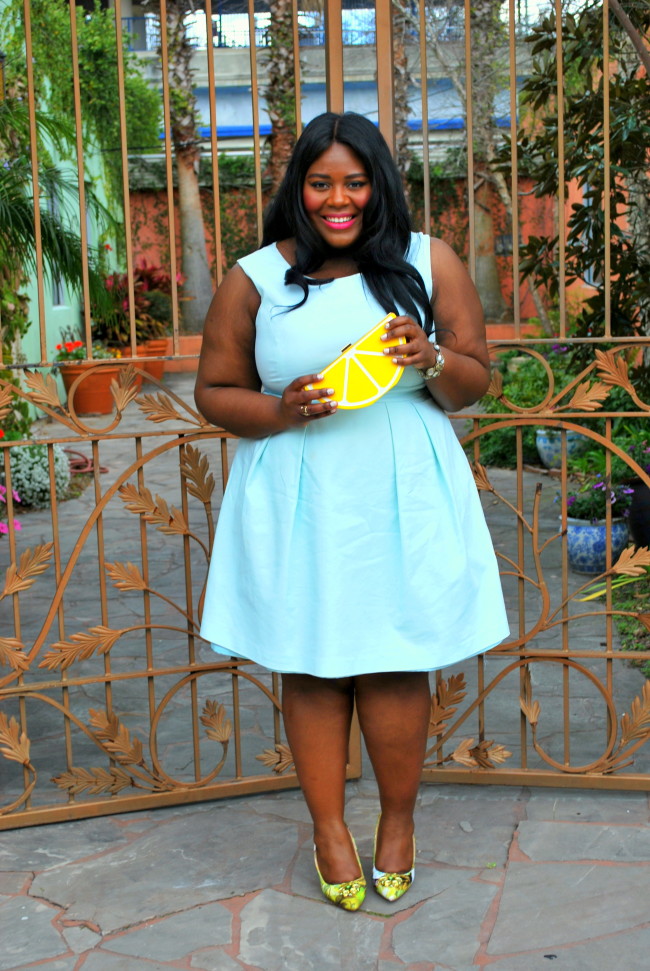 Musings of a Curvy Lady, Plus Size Fashion, Fashion Blog, Fashion Blogger, Women's Fashion, Springtime Fashion, Spring Fashion, Mint colored Dress, Lemon Clutch, Unique Vintage, #IAmUnique, ShoeDazzle, BeVIP