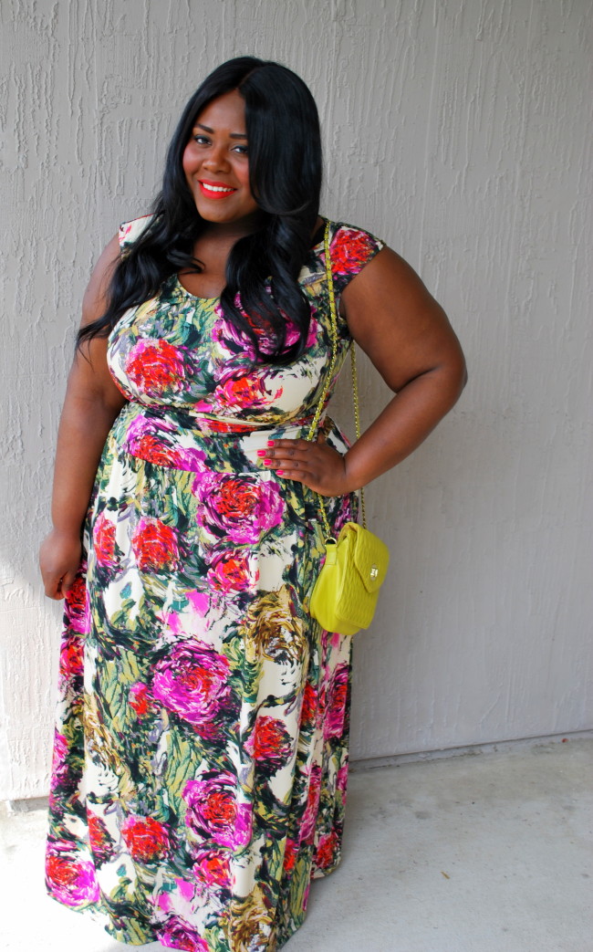 Musings of a Curvy Lady, Fashion Blogger, Plus Size Fashion, Women's Fashion, Floral Maxi, Igigi, Statement Earrings, OOTD, Curvy Style, Maxi Dress