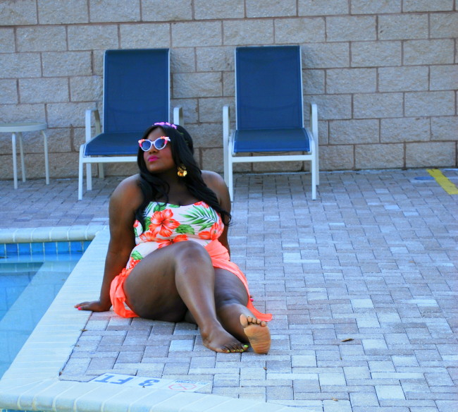 Musings of a Curvy Lady, Fashion Blogger, Plus Size Fashion, Plus Size Swimwear, Aloha Print, Unique Vintage, #IamUnique, #UNIQUEVINTAGE, Plus Size Fashion, Summer Fashion