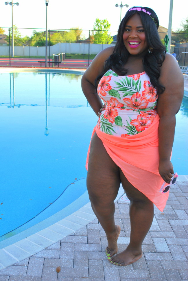 Musings of a Curvy Lady, Fashion Blogger, Plus Size Fashion, Plus Size Swimwear, Aloha Print, Unique Vintage, #IamUnique, #UNIQUEVINTAGE, Plus Size Fashion, Summer Fashion