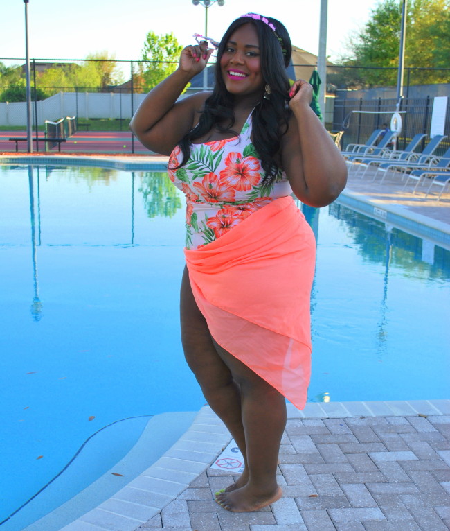 Musings of a Curvy Lady, Fashion Blogger, Plus Size Fashion, Plus Size Swimwear, Aloha Print, Unique Vintage, #IamUnique, #UNIQUEVINTAGE, Plus Size Fashion, Summer Fashion