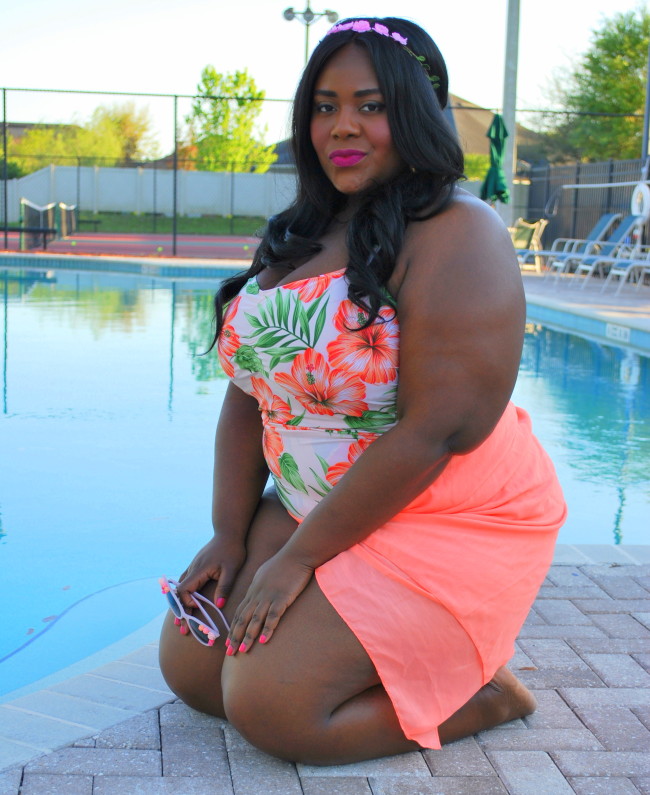 Musings of a Curvy Lady, Fashion Blogger, Plus Size Fashion, Plus Size Swimwear, Aloha Print, Unique Vintage, #IamUnique, #UNIQUEVINTAGE, Plus Size Fashion, Summer Fashion