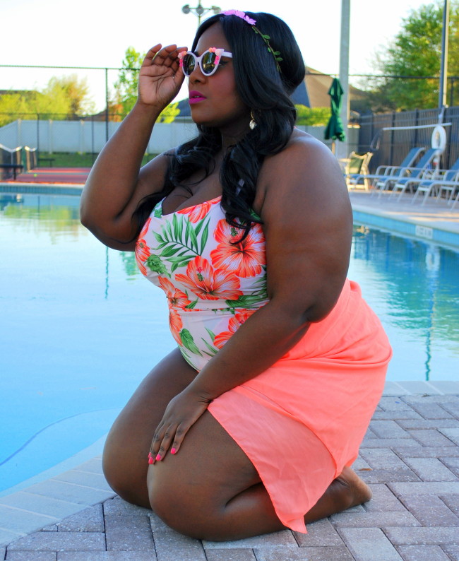 Musings of a Curvy Lady, Fashion Blogger, Plus Size Fashion, Plus Size Swimwear, Aloha Print, Unique Vintage, #IamUnique, #UNIQUEVINTAGE, Plus Size Fashion, Summer Fashion