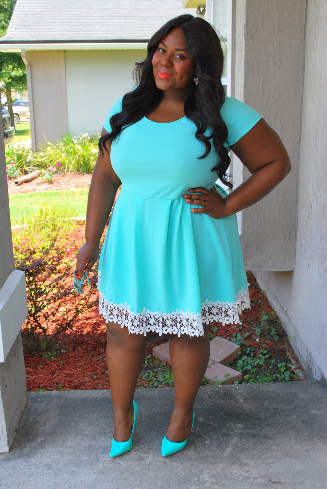 Musings of a Curvy Lady, Plus Size Fashion, Fashion Blogger, Charlotte Russe, Monochrome, Summer Style, Curvy Style, Lace Hem, Fit and Flare