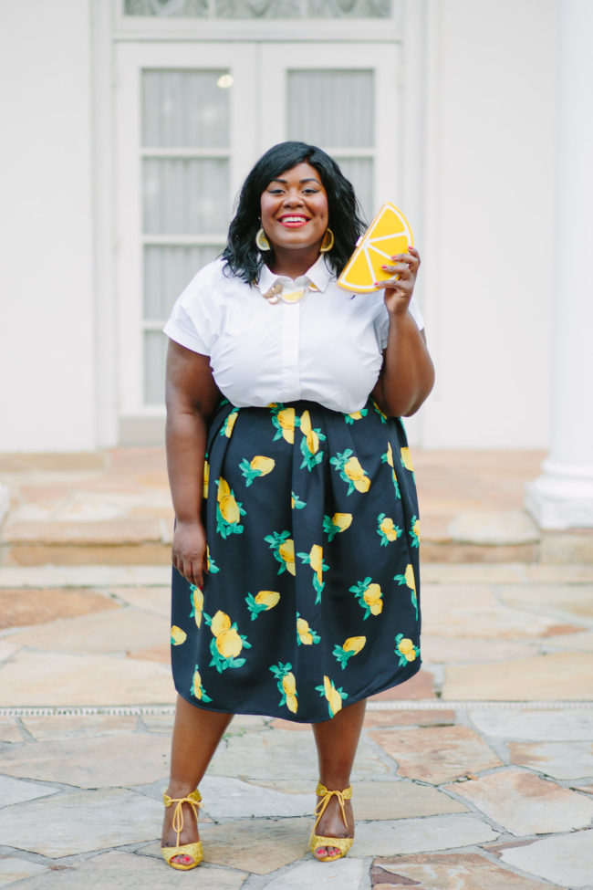 Musings of a Curvy Lady, Plus Size Fashion, Fashion Blogger, Style Blogger, Women's Fashion, NY and Company, Eva Mendes, Lemon Print, Lemon Clutch, Lemon Print Skirt, The Outfit, StyleWatch Magazine, Style Hunter, Real Women Style