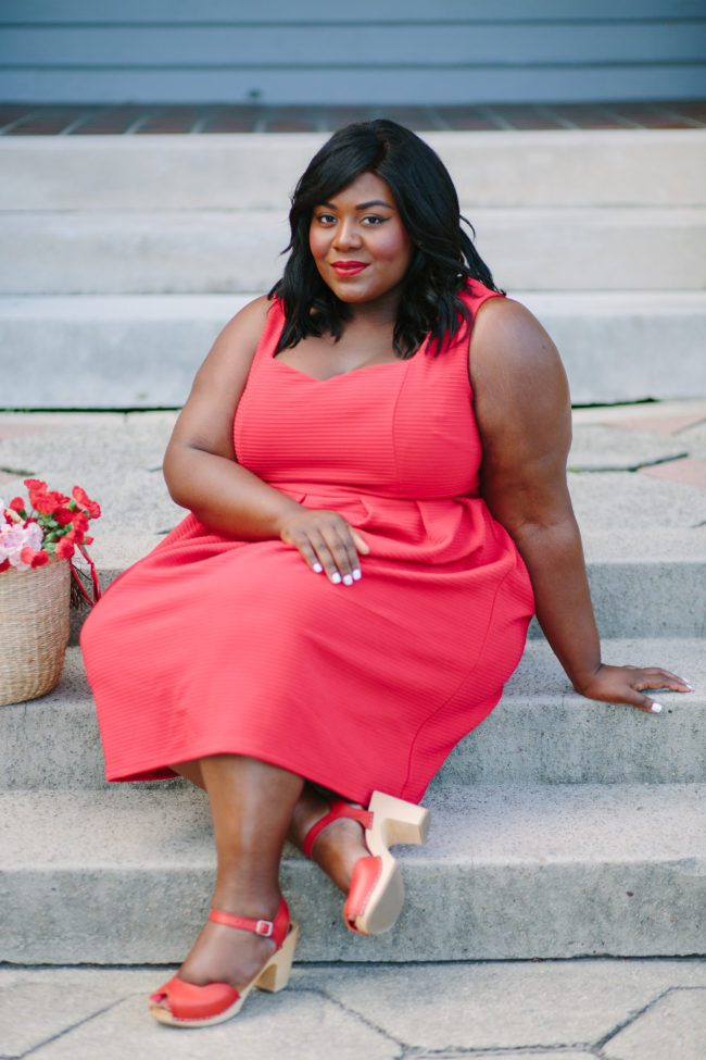 Musings of a Curvy Lady, Plus Size Fashion , Fashion Blogger, Style Blogger, Simply Be, Red Dress, Heart Cut Out Dress, Flowers, Carnations, Roses, Jacksonville, Orlando, Tampa, Miami, Florida, Women's Fashion, OOTD, Red Fit and Flare Dress, Style Hunter, The Outfut