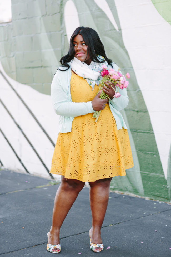 Musings of a Curvy Lady, Plus Size Fashion, Fashion Blogger, Old Navy, Greenhouse Charm Collection, #SayHi, Eyelet Dress, Spring Dresses, Cardigan, Mules, ShoeDazzle, Lemon Print Mules, Ranunculus, Jacksonville, Florida, Curvy Fashion, OOTD, Women's Fashion 