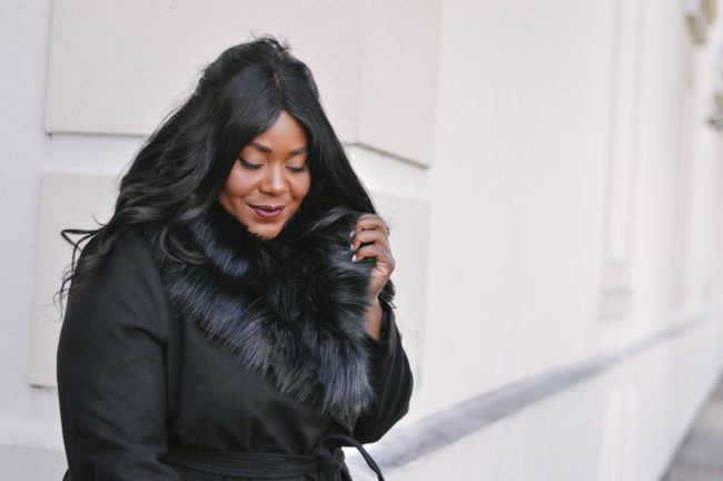 Musings of a Curvy Lady, Plus Size Fashion, Fashion Blogger, River Island, Fall Fashion, Plus Size Coat, Faux Fur Collar, Winter Fashion, Women's Black Robe Coat