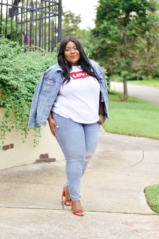 Musings of a Curvy Lady, Plus Size Fashion, Fashion Blogger, Back to School Fashion, Levi's, Macy's, Blue Jeans, Denim Jacket