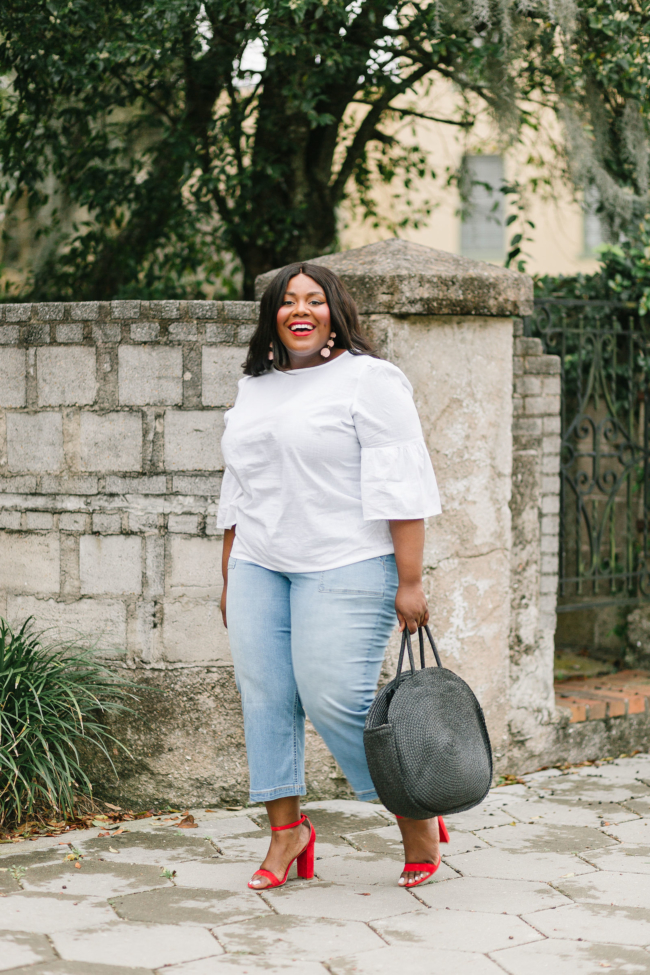 Musings of a Curvy Lady, Plus Size Fashion, Fashion Blogger, Wide Leg Cropped Jeans, EV1 by Ellen DeGeneres, Walmart, Walmart Fashion, Spring Fashion, Straw Circle Bag, Steve Madden Carrson Sandal, Women's Fashion, Casual Outfit Idea, Time and Tru Walmart