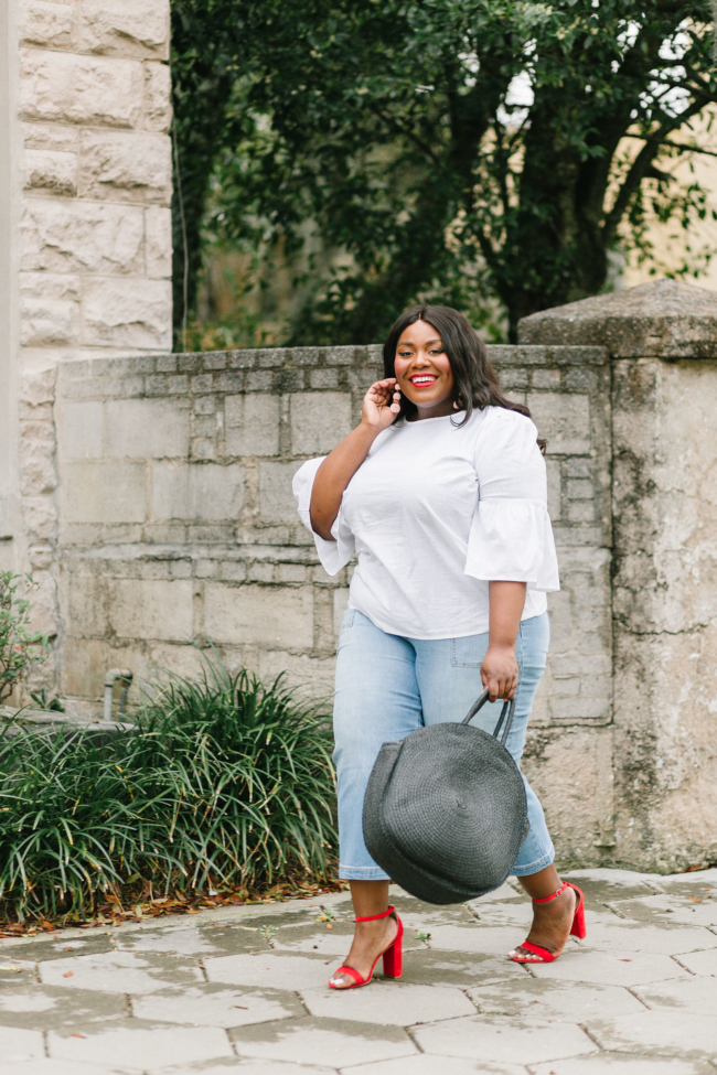 Musings of a Curvy Lady, Plus Size Fashion, Fashion Blogger, Wide Leg Cropped Jeans, EV1 by Ellen DeGeneres, Walmart, Walmart Fashion, Spring Fashion, Straw Circle Bag, Steve Madden Carrson Sandal, Women's Fashion, Casual Outfit Idea, Time and Tru Walmart