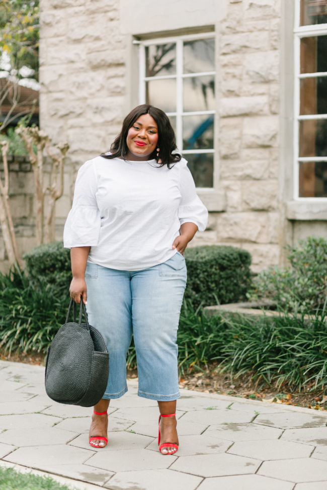 Musings of a Curvy Lady, Plus Size Fashion, Fashion Blogger, Wide Leg Cropped Jeans, EV1 by Ellen DeGeneres, Walmart, Walmart Fashion, Spring Fashion, Straw Circle Bag, Steve Madden Carrson Sandal, Women's Fashion, Casual Outfit Idea, Time and Tru Walmart