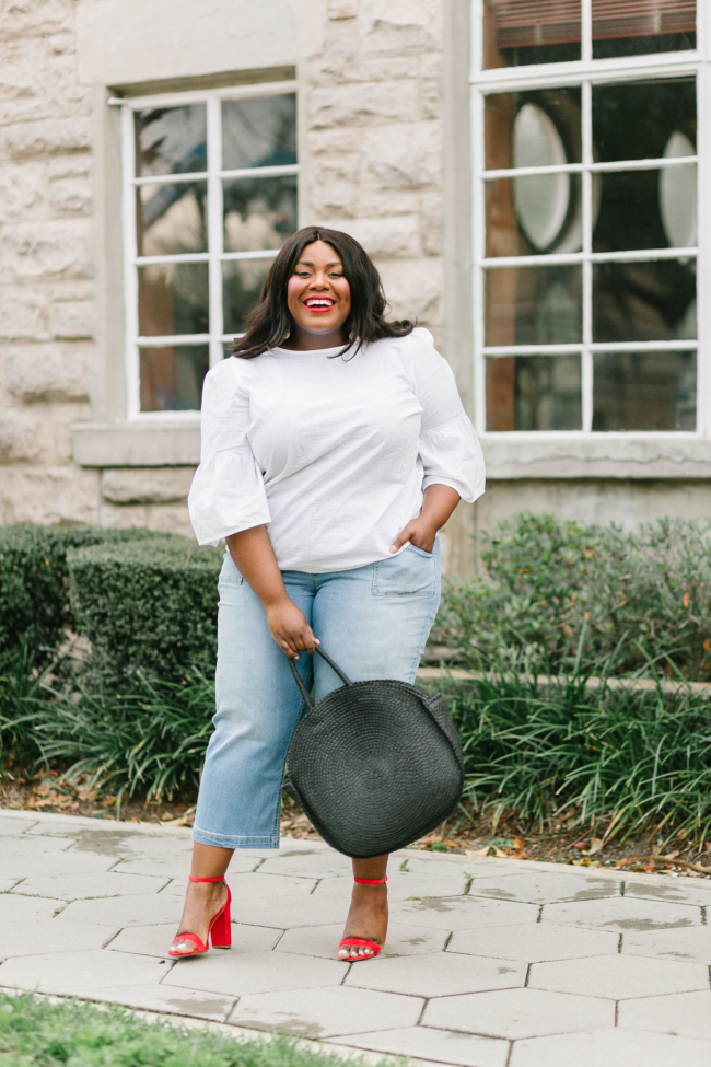 Musings of a Curvy Lady, Plus Size Fashion, Fashion Blogger, Wide Leg Cropped Jeans, EV1 by Ellen DeGeneres, Walmart, Walmart Fashion, Spring Fashion, Straw Circle Bag, Steve Madden Carrson Sandal, Women's Fashion, Casual Outfit Idea, Time and Tru Walmart