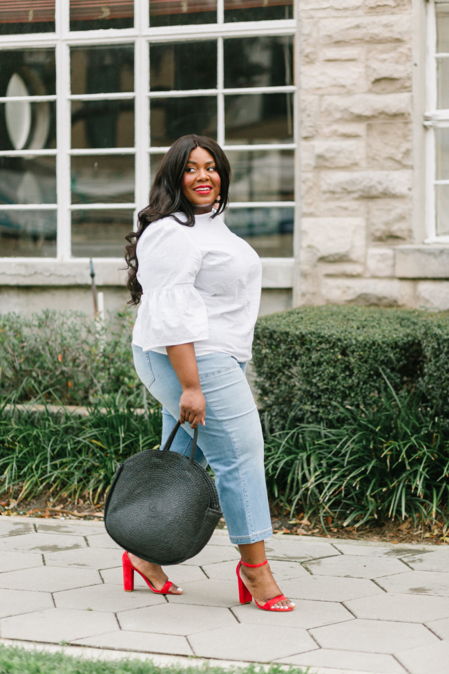 Musings of a Curvy Lady, Plus Size Fashion, Fashion Blogger, Wide Leg Cropped Jeans, EV1 by Ellen DeGeneres, Walmart, Walmart Fashion, Spring Fashion, Straw Circle Bag, Steve Madden Carrson Sandal, Women's Fashion, Casual Outfit Idea, Time and Tru Walmart