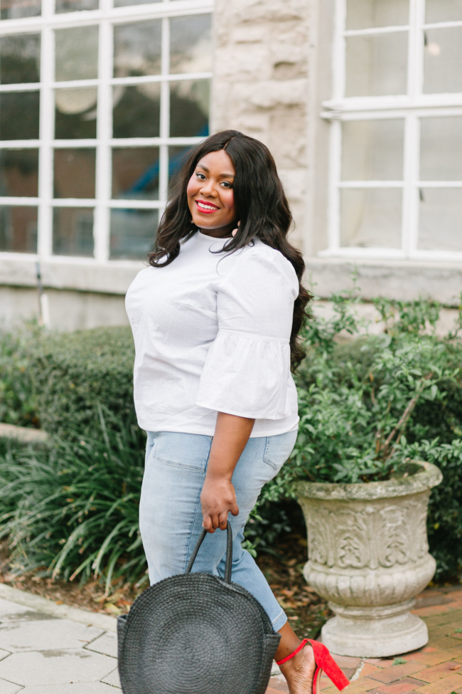 Musings of a Curvy Lady, Plus Size Fashion, Fashion Blogger, Wide Leg Cropped Jeans, EV1 by Ellen DeGeneres, Walmart, Walmart Fashion, Spring Fashion, Straw Circle Bag, Steve Madden Carrson Sandal, Women's Fashion, Casual Outfit Idea, Time and Tru Walmart