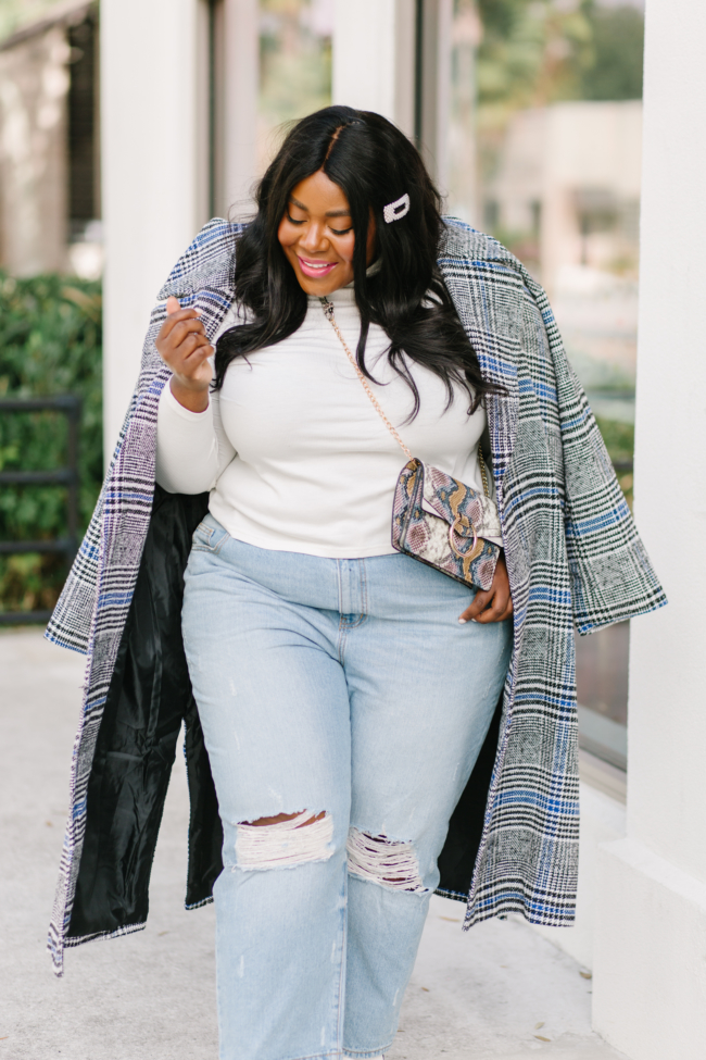 Musings of a Curvy Lady, Plus Size Fashion, Mom Jeans, Plus Size Mom Jeans, Plus Size Jeans, White Booties, Snakeskin Accessories, Pearl Hair Clip, Eloquii, Nordstrom, Walmart Fashion, Fall Fashion, Plus Size Fall Fashion