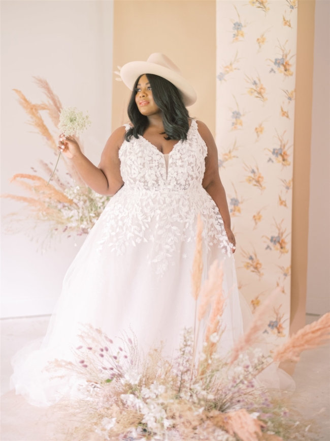 Wedding Dress, Plus Size Wedding Dresses, BHLDN, Anthropologie, Plus Size Fashion, Plus Size Wedding, Feminine Maximalist, Wedding Venue, Wedding, Elopement, Wedding Planning, Covid Wedding, Boho Bride, Boho Plus Size Bride