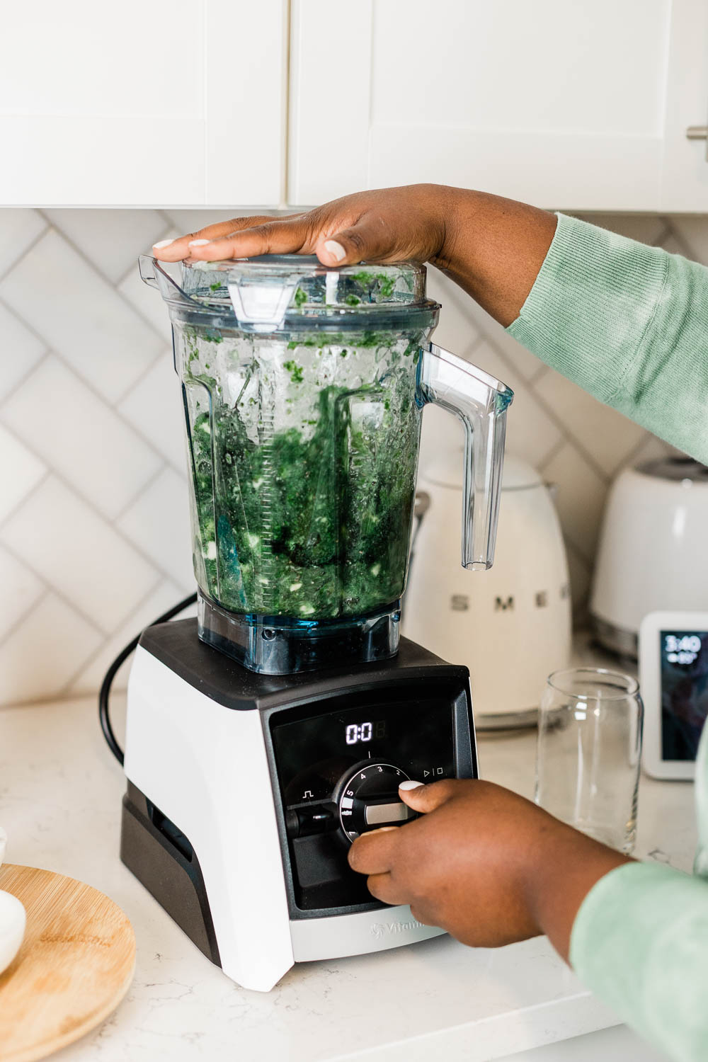 Green Smoothie, Green Smoothie Tutorial, Vital Proteins Collage, Spinach, Frozen Banana, Cucumber, Spirulina, Pineapple, Chia Seeds, Vitamix Blender, Morning Routine, Healthy Smoothie