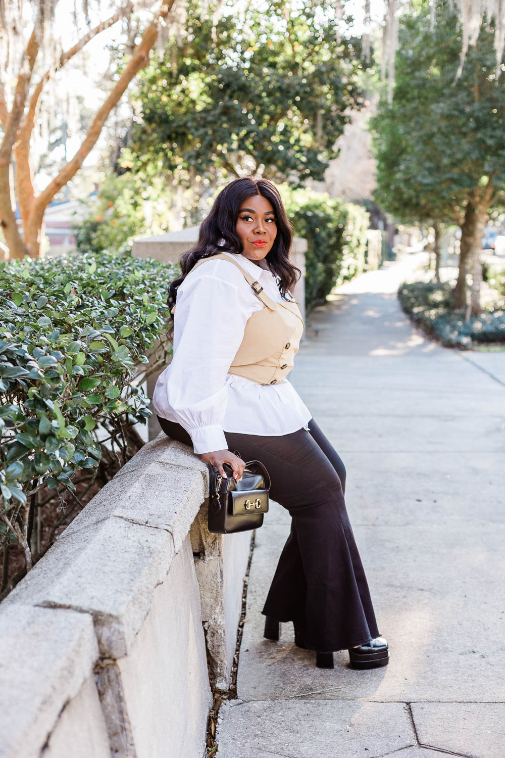 Plus Size Fashion, Thamarr, Musings of a Curvy Lady, Plus Size Flare Jeans, Anthropologie Model, White Button Down Shirt, How to Style a White Button Down Shirt